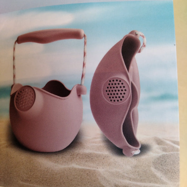 Scrunch watering can